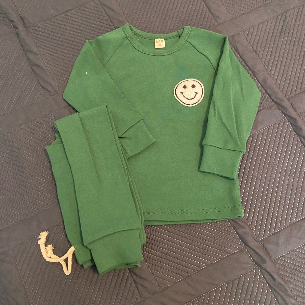 LUCKY PANDA KIDS ‘Smiley Green’ Lounge Set